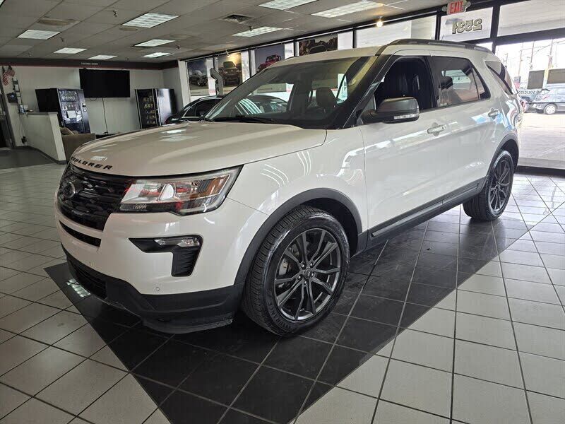 2018 FORD Explorer