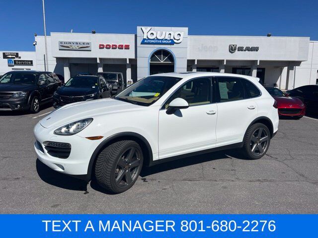2014 PORSCHE Cayenne