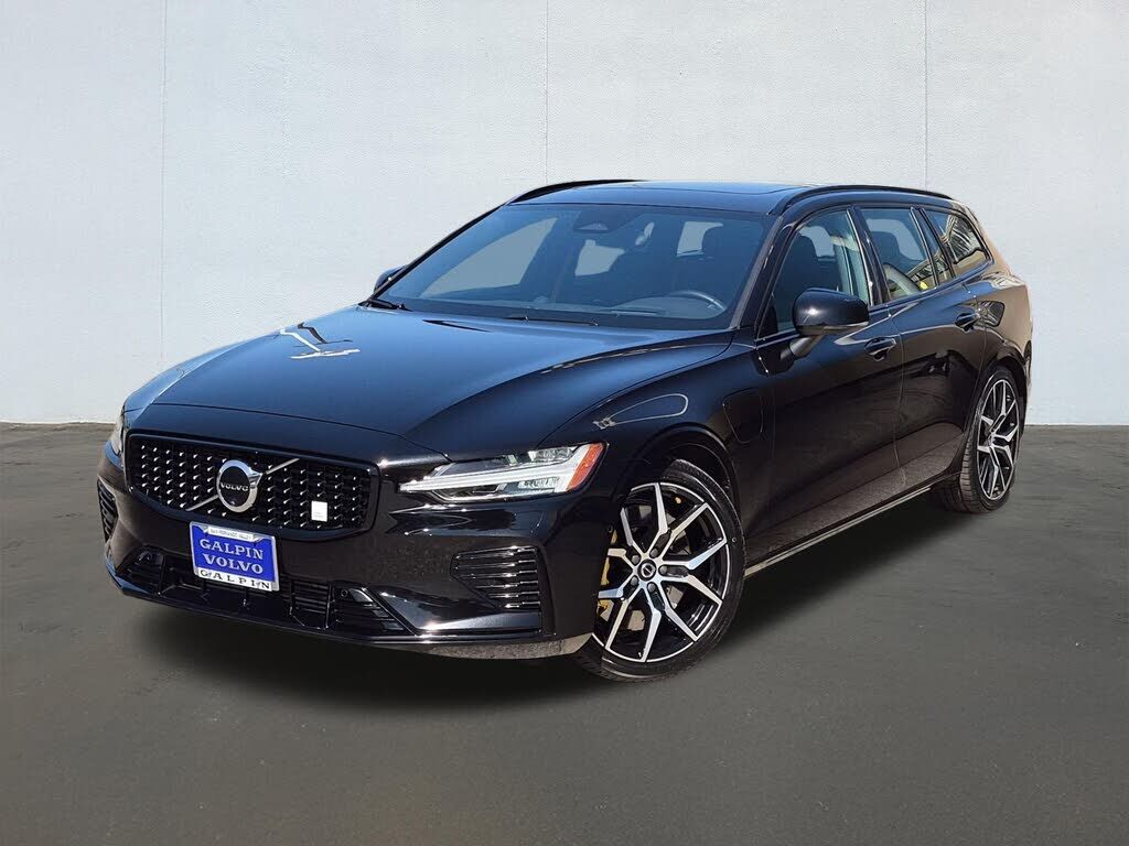 2024 VOLVO V60
