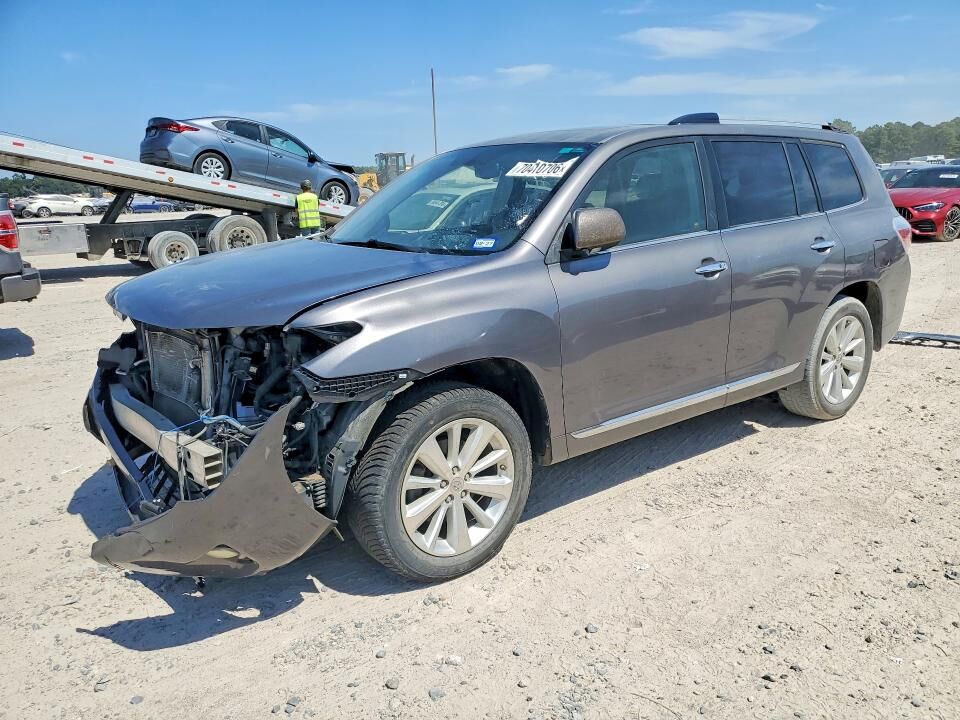 2013 TOYOTA Highlander