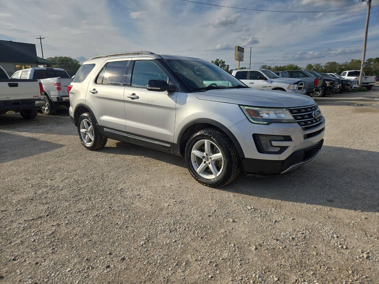 2017 FORD Explorer