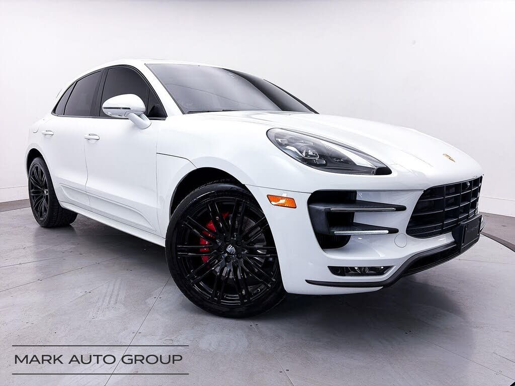2018 PORSCHE Macan