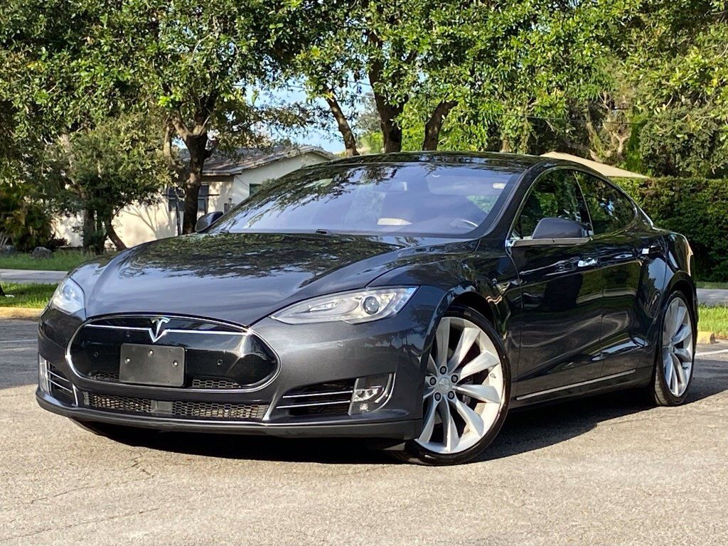 2016 TESLA Model S