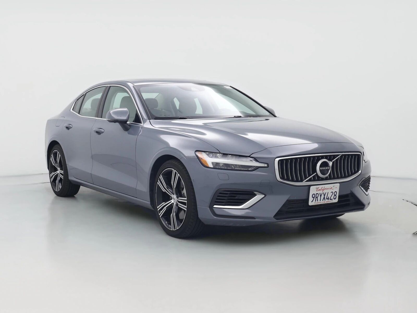 2022 VOLVO S60