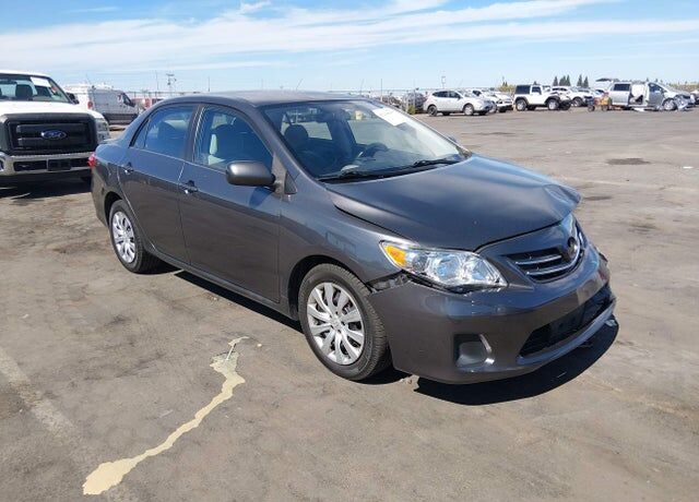 2013 TOYOTA Corolla