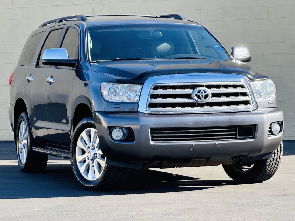 2011 TOYOTA Sequoia
