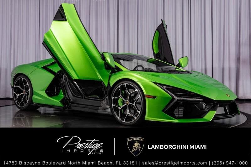 2024 LAMBORGHINI Revuelto