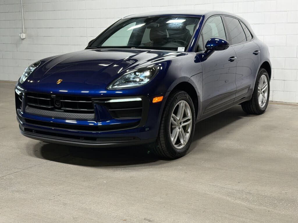 2026 PORSCHE Macan
