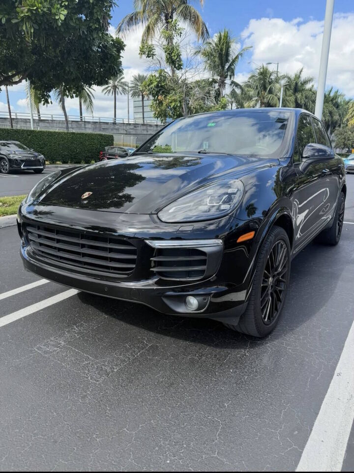 2017 PORSCHE Cayenne