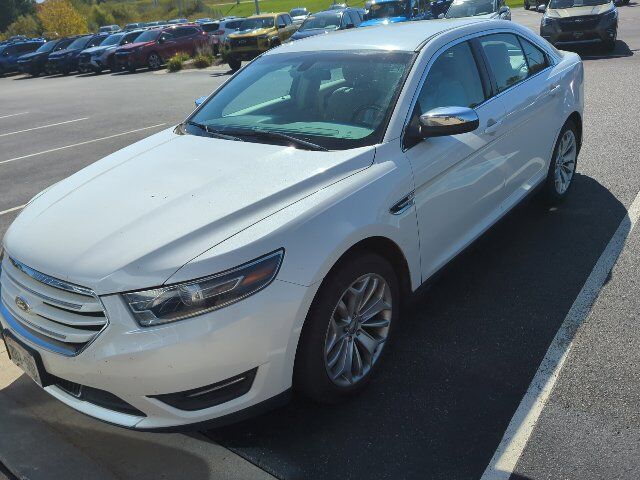 2014 FORD Taurus