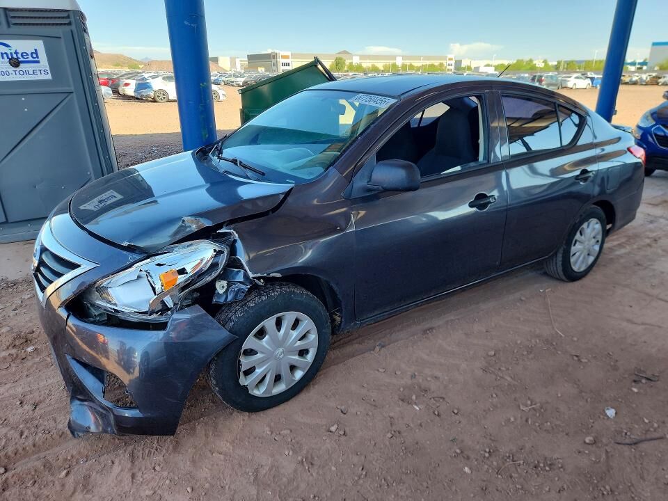 2015 NISSAN Versa