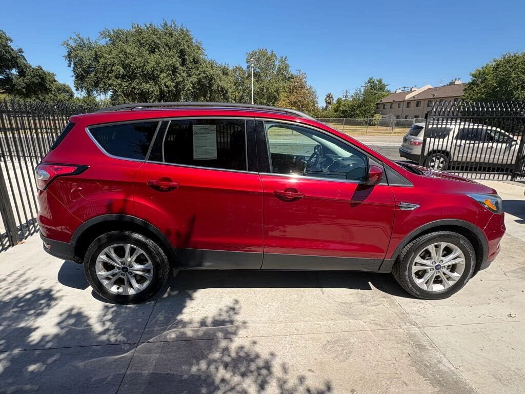 2017 FORD Escape