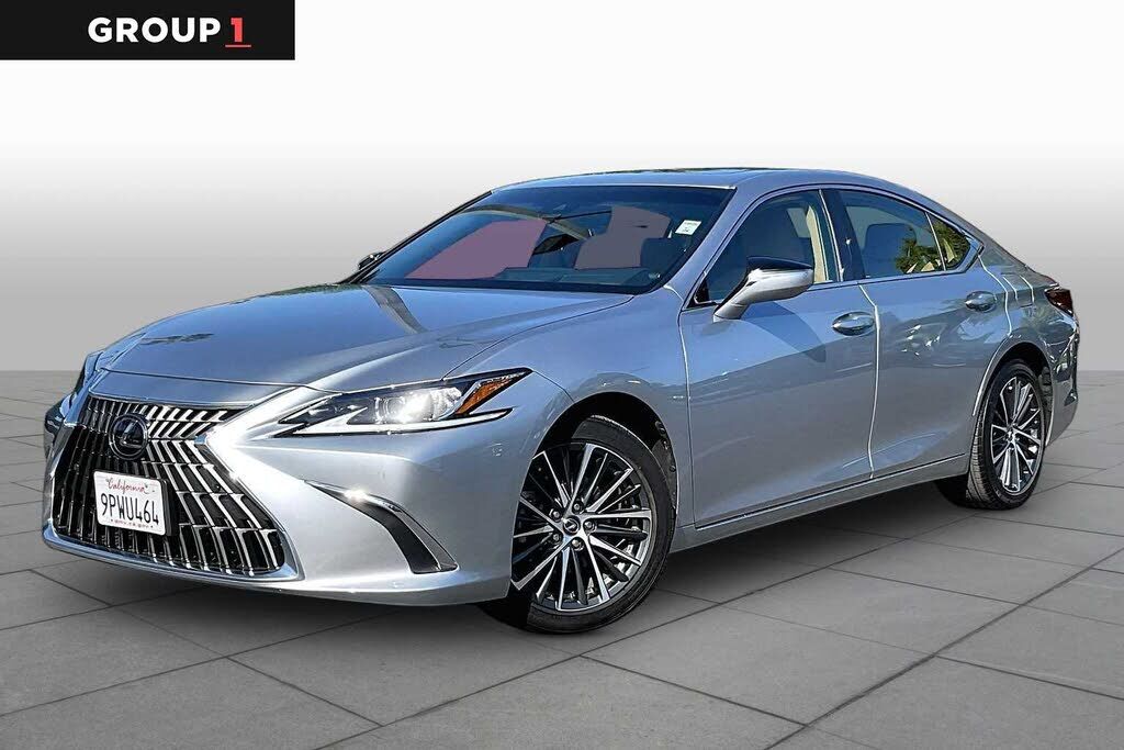 2025 LEXUS ES