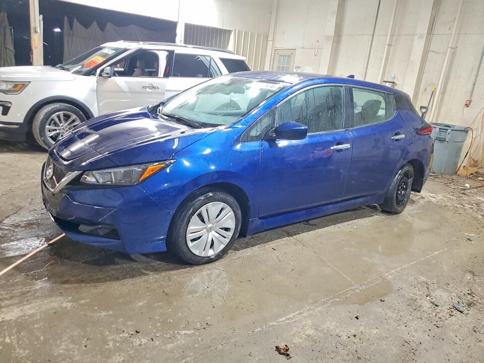 2022 NISSAN Leaf