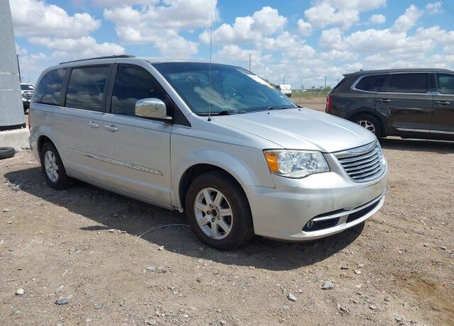 2012 CHRYSLER Town and Country