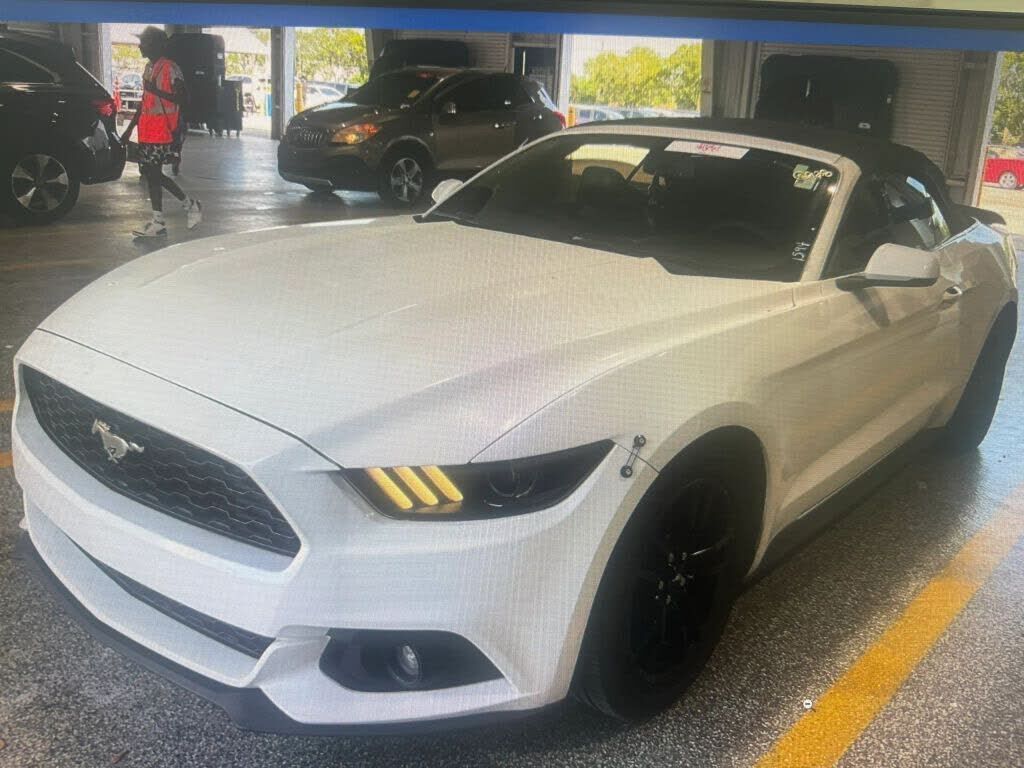 2015 FORD Mustang