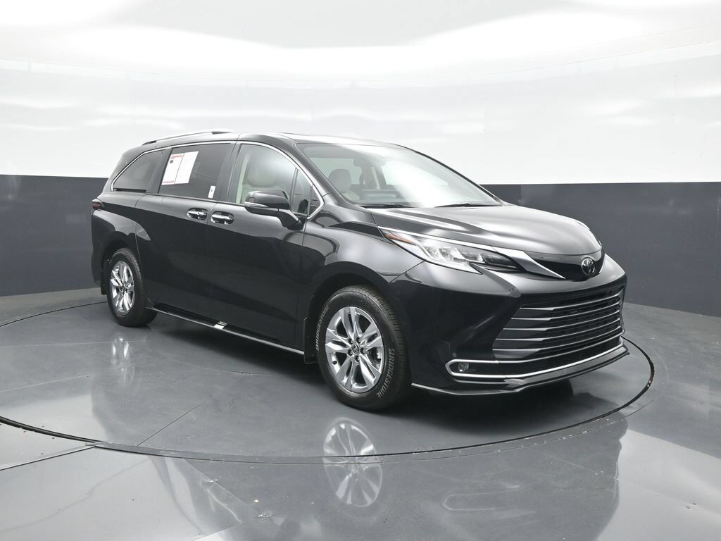 2026 TOYOTA Sienna