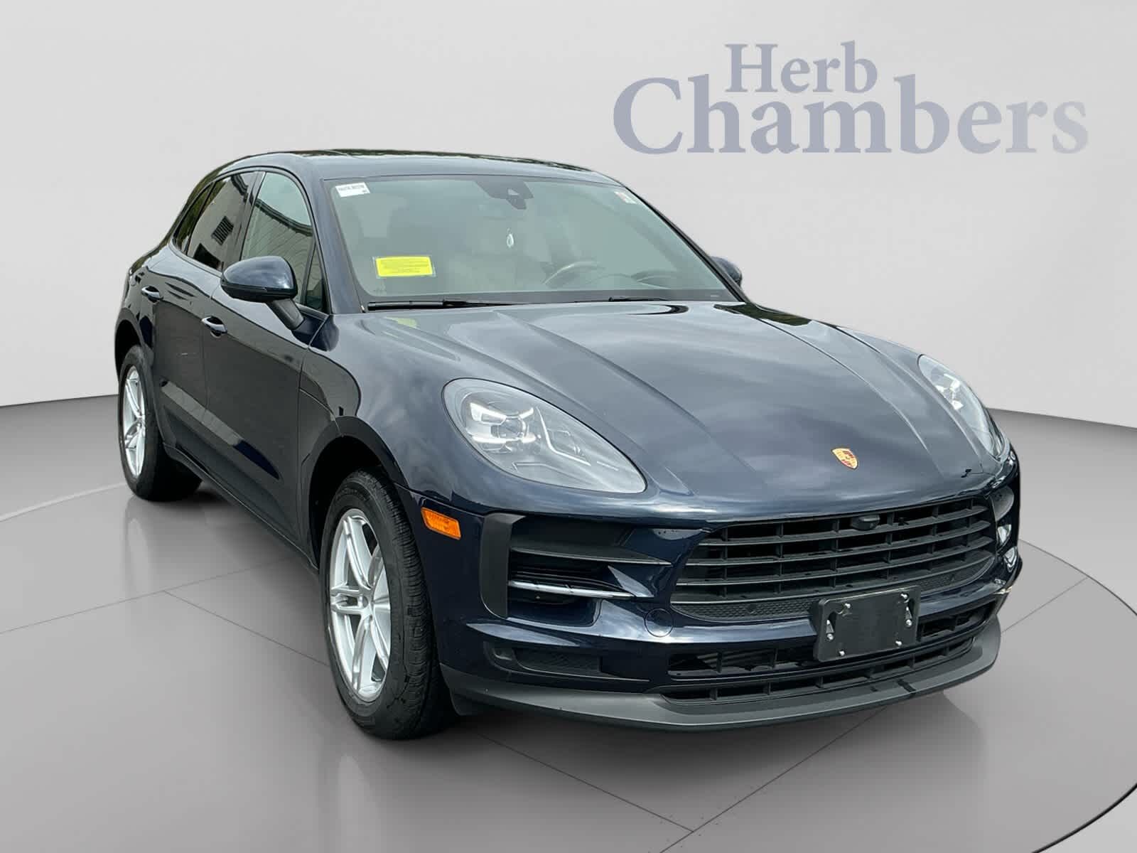 2019 PORSCHE Macan