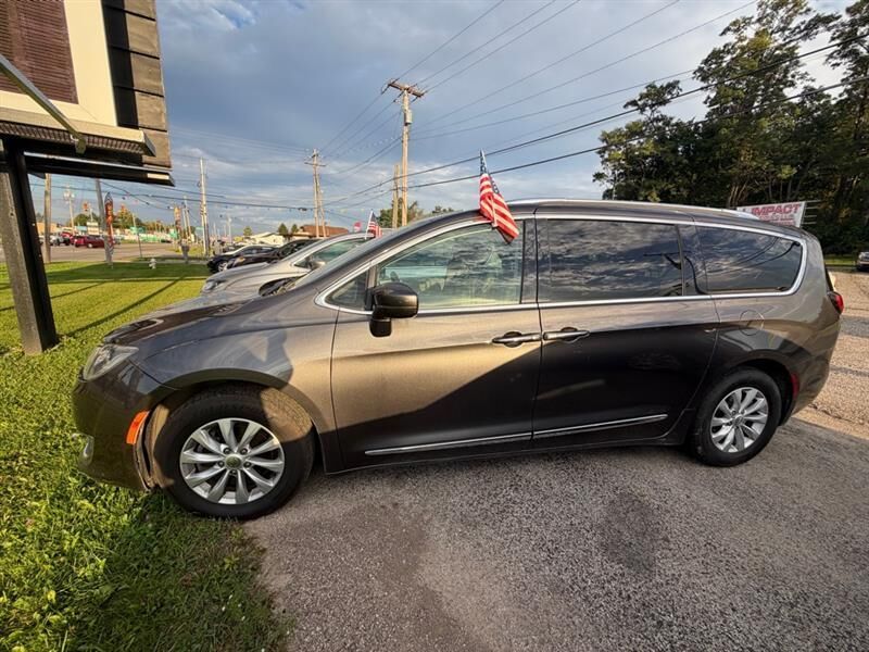 2019 CHRYSLER Pacifica