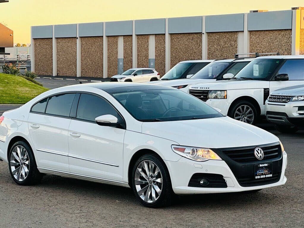 2011 VOLKSWAGEN Passat