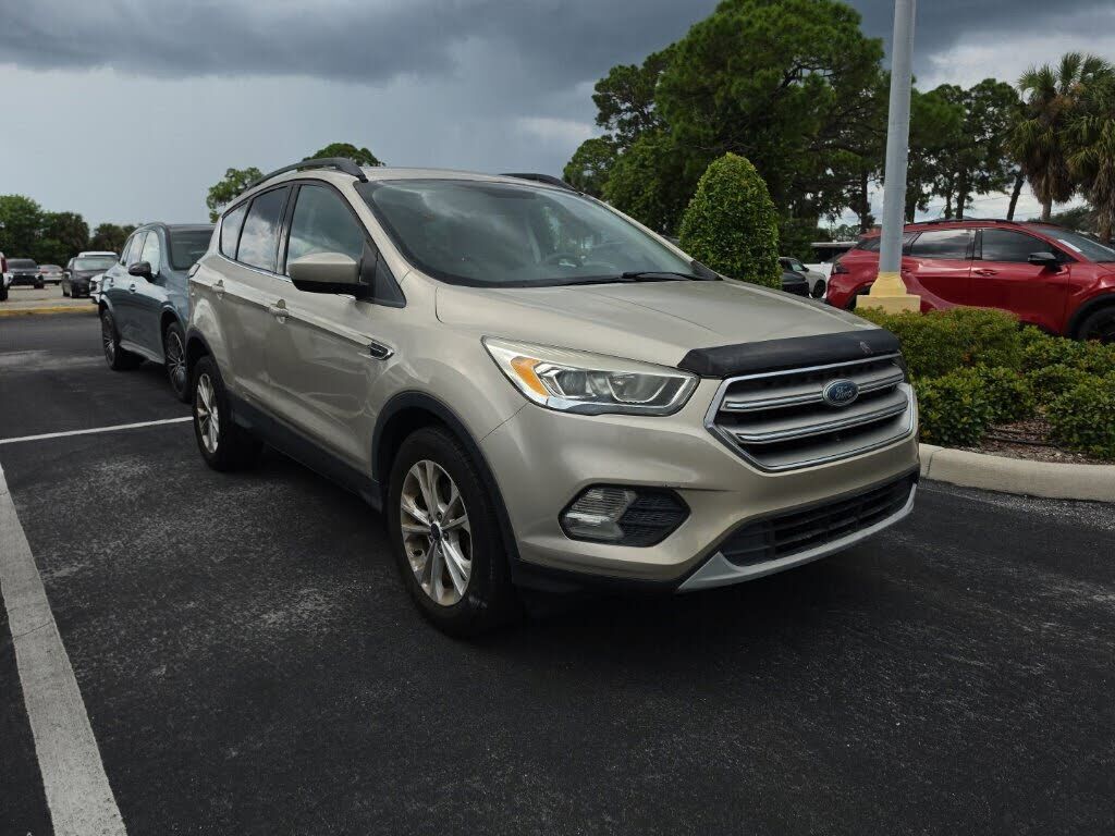 2017 FORD Escape