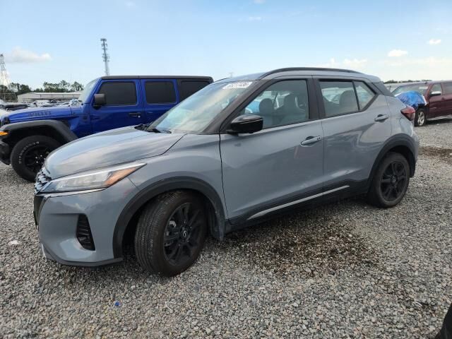 2023 NISSAN Kicks