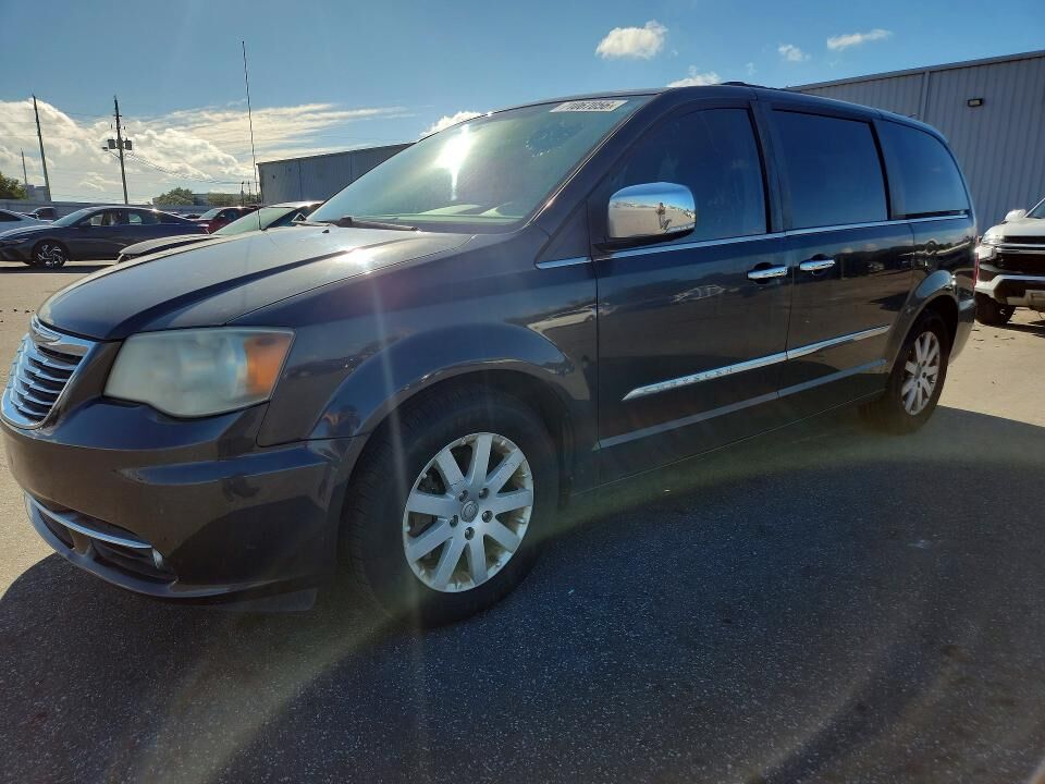 2012 CHRYSLER Town and Country