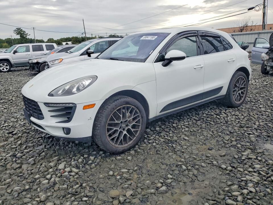 2015 PORSCHE Macan