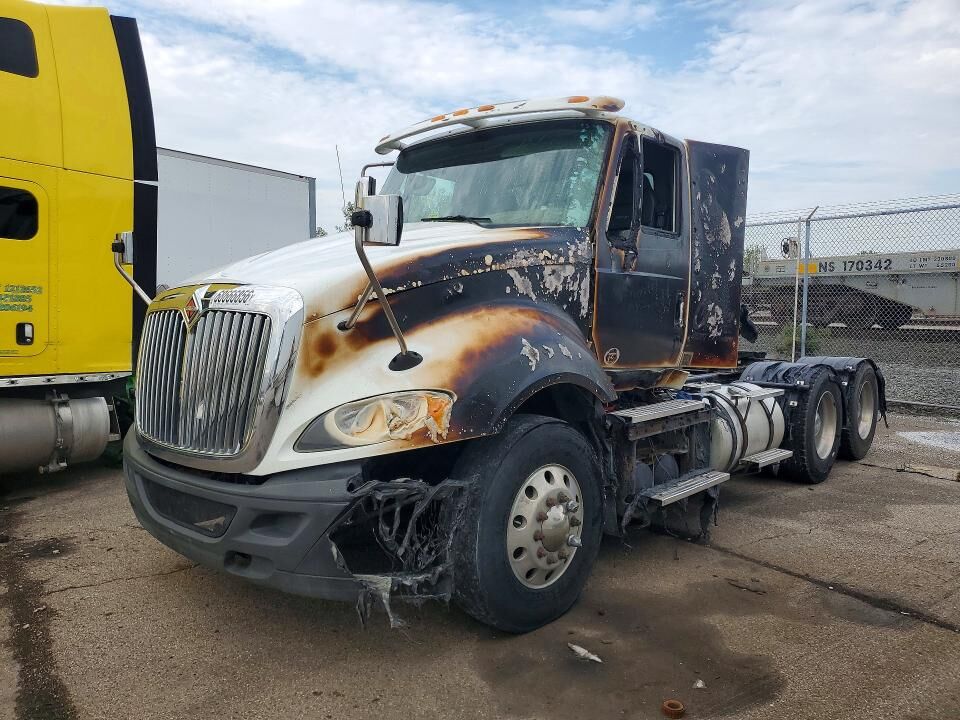 2016 INTERNATIONAL LF687