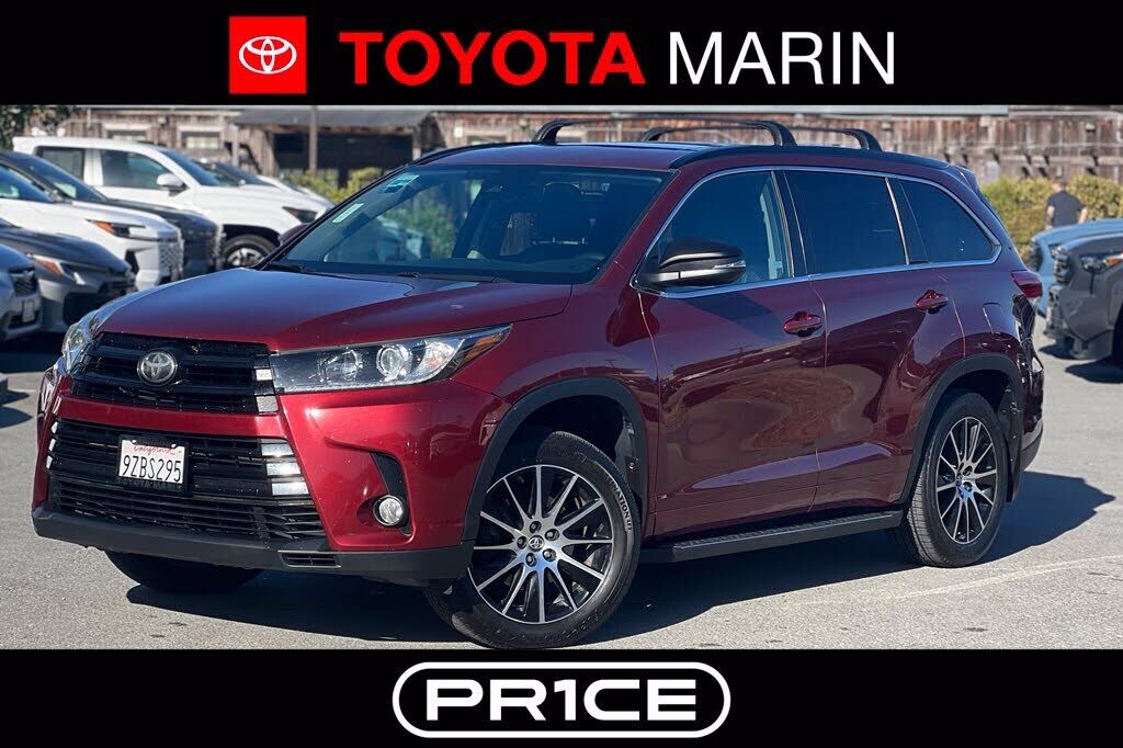 2017 TOYOTA Highlander
