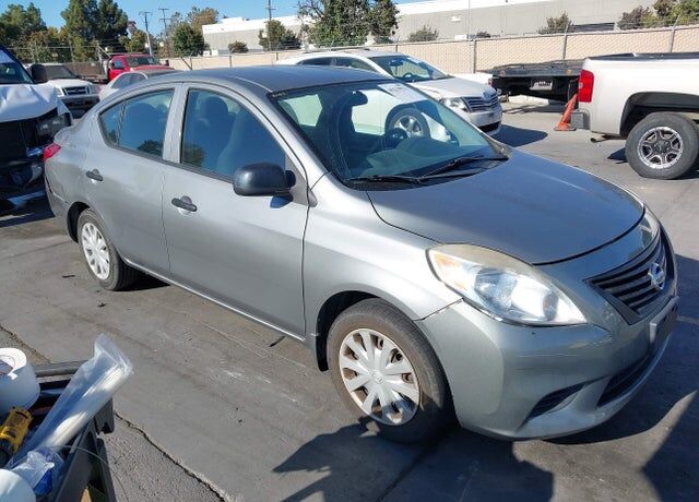 2013 NISSAN Versa