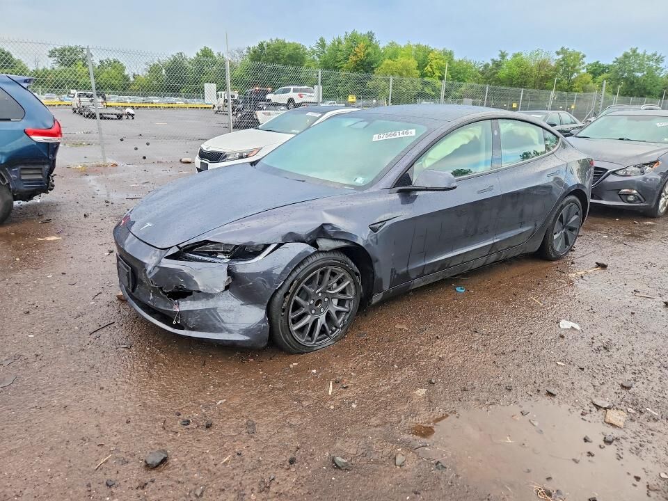 2025 TESLA Model 3