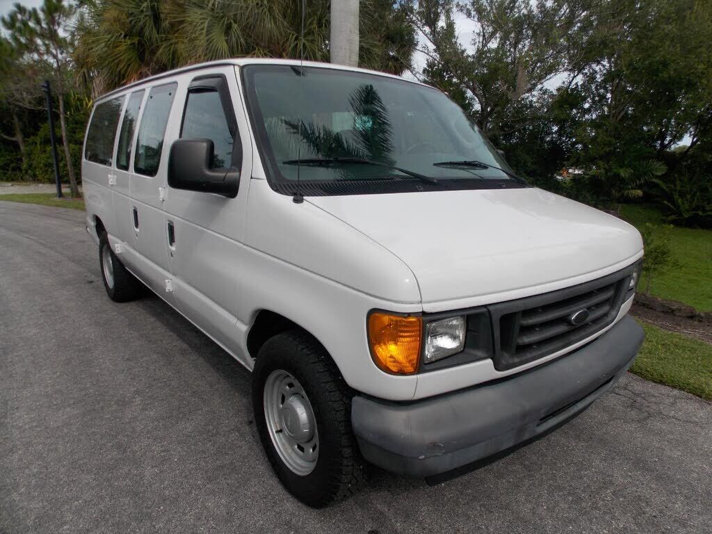 2005 FORD E-150
