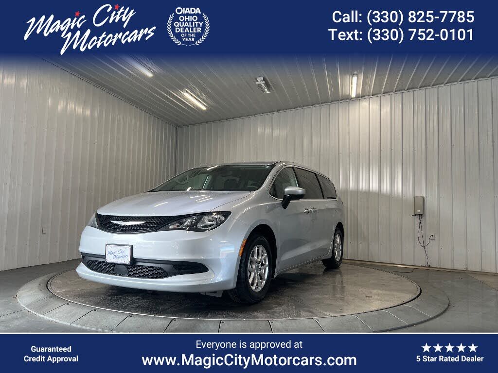 2023 CHRYSLER Voyager