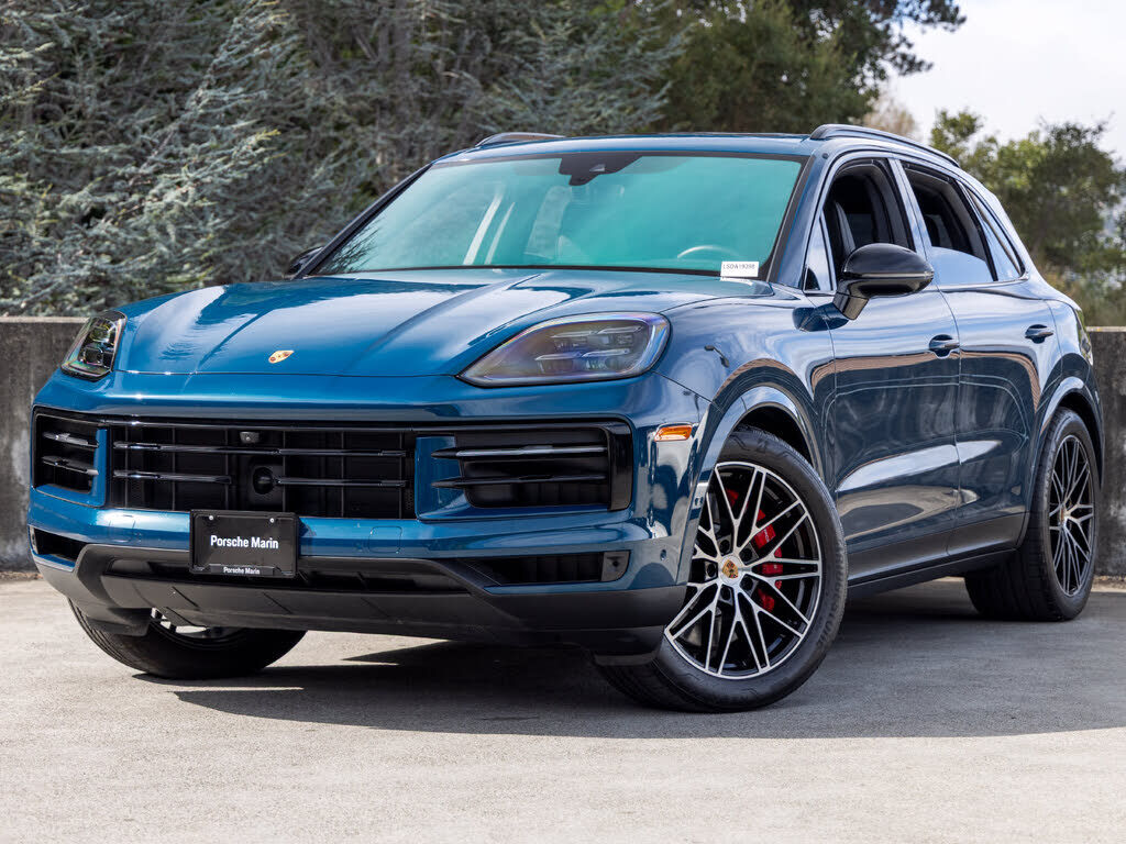 2025 PORSCHE Cayenne