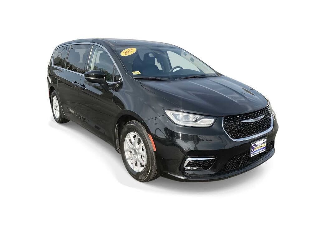 2023 CHRYSLER Pacifica