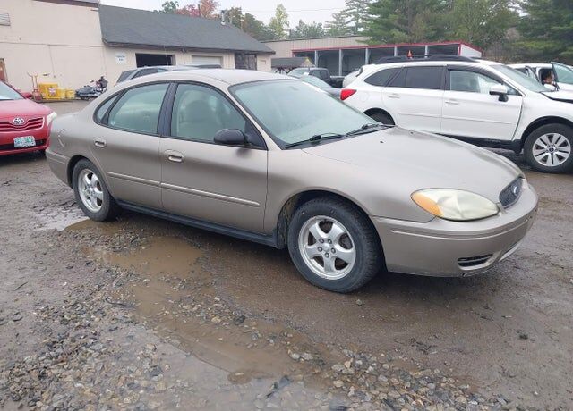 2004 FORD Taurus
