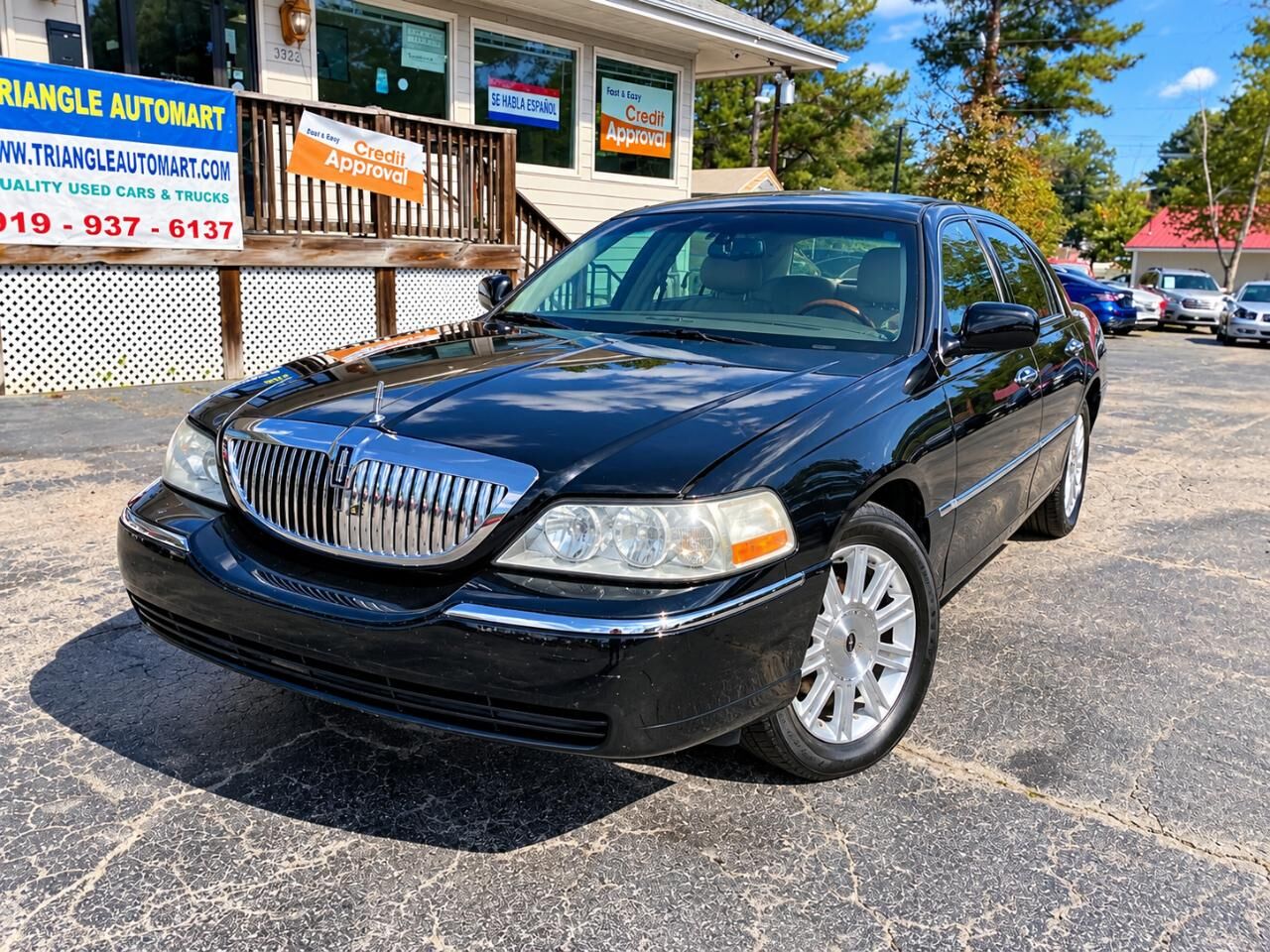 2011 LINCOLN Town Car