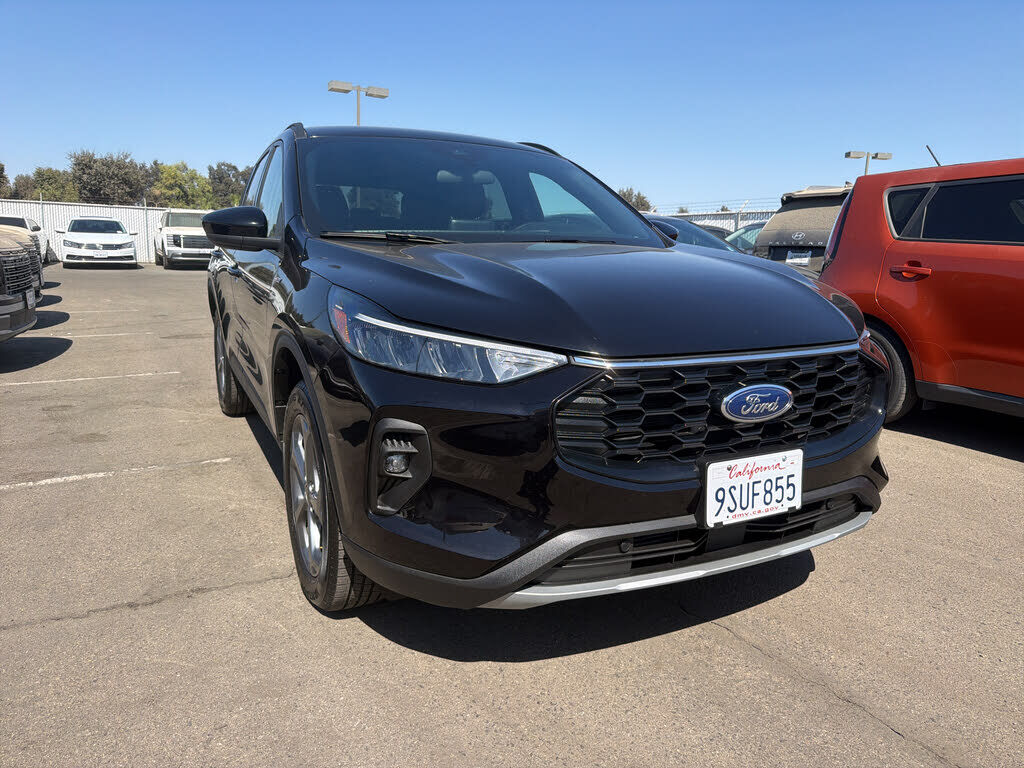 2025 FORD Escape