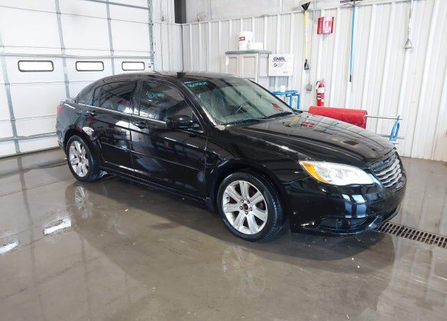 2013 CHRYSLER 200