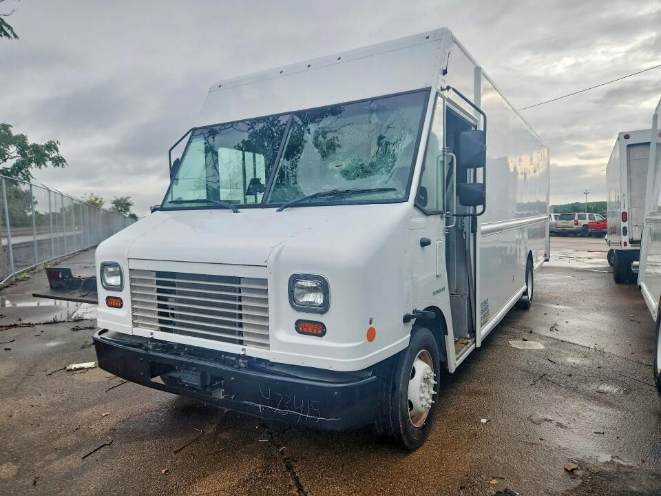 2021 FORD Commercial Chassis