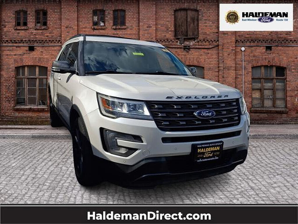 2017 FORD Explorer