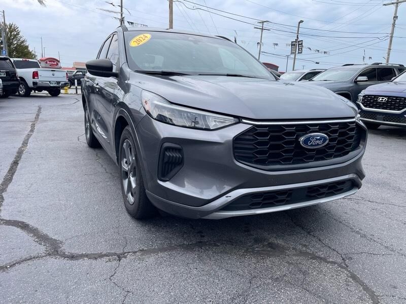 2024 FORD Escape