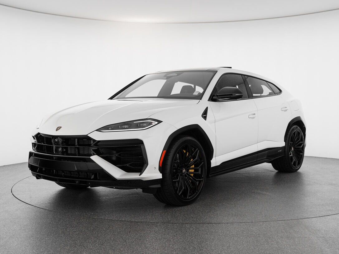 2026 LAMBORGHINI URUS