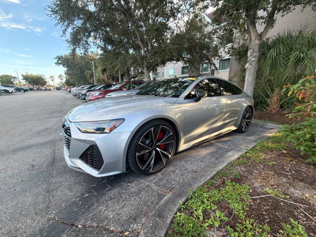 2021 AUDI RS7