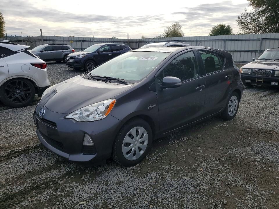 2014 TOYOTA Prius