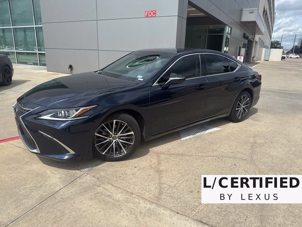2024 LEXUS ES