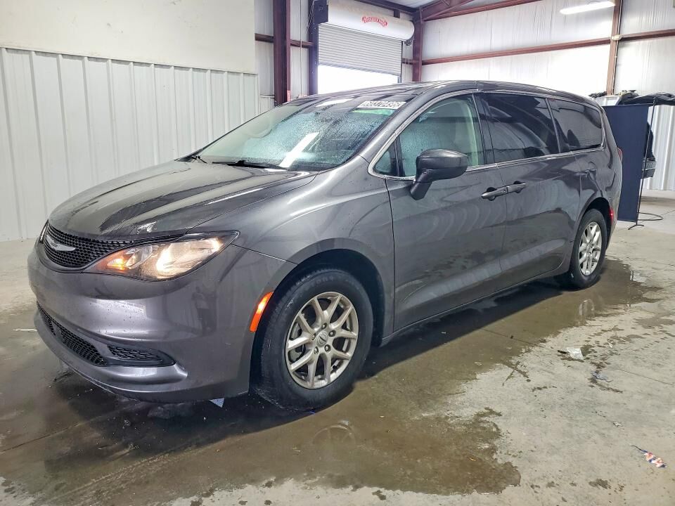 2022 CHRYSLER Voyager