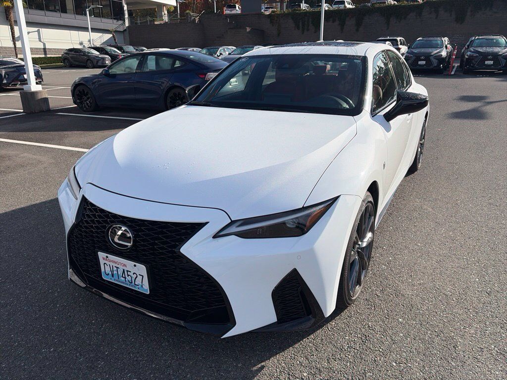 2025 LEXUS IS