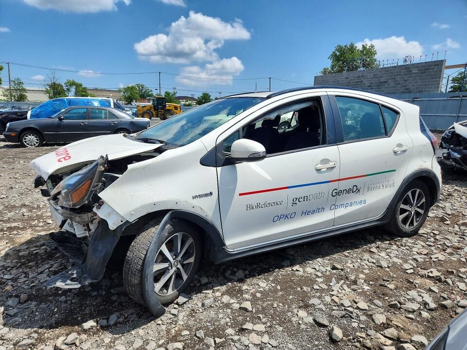 2018 TOYOTA Prius